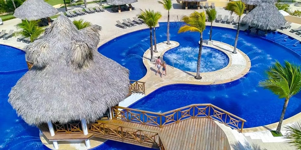 Piscinas del resort Occidental Caribe en Punta Cana